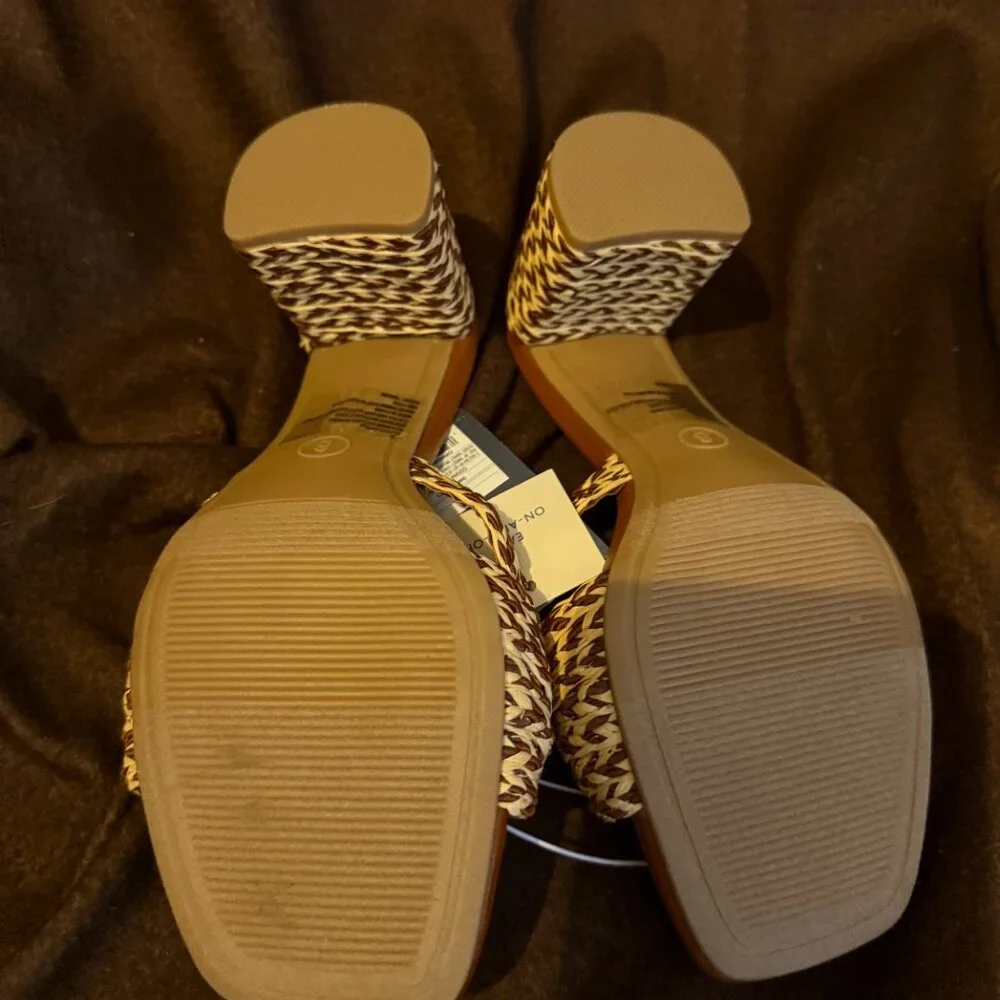 Women's Size 8 Sandals - Picture 4 of 4